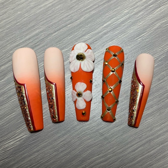 Handmade Luxury Press on Nails - Picture 2 of 9
